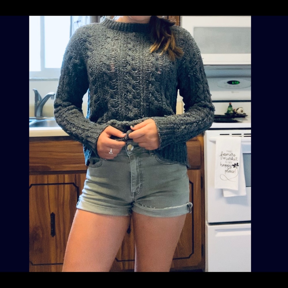 American Eagle Sweater